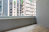 Hillview 半山楼 | Balcony off Living and Dining Room