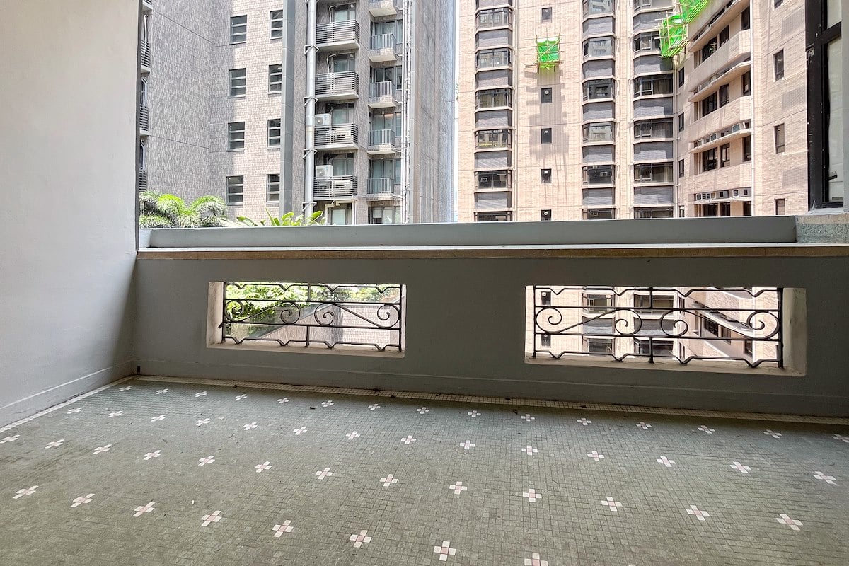 Hillview 半山樓 | Balcony off Living and Dining Room