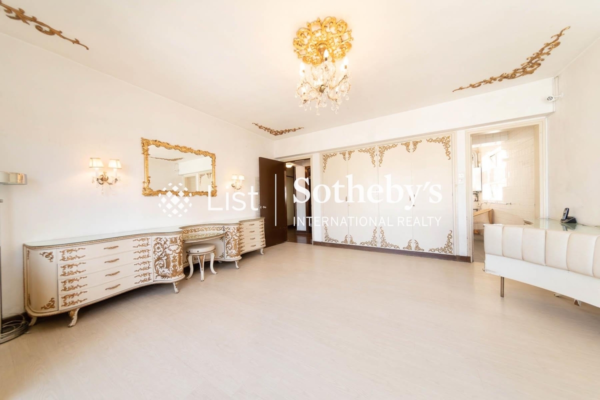 Dragon View 龍景樓 | Master Bedroom