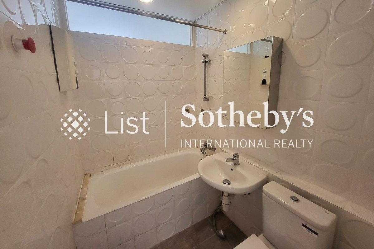 Seascape 海日楼 | Master Bathroom