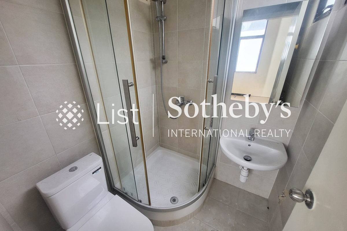 Seascape 海日楼 | Third En-suite Bathroom