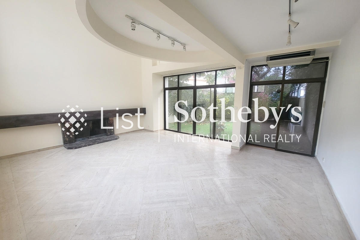 Seascape 海日楼 | Living and Dining Room