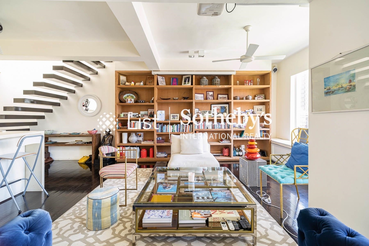 Morning Light Apartment 晨光大厦 | Living and Dining Room