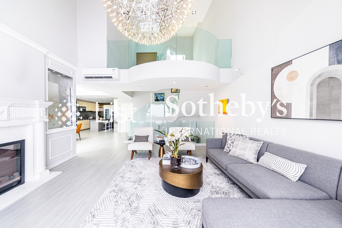 Redhill Peninsula 紅山半島 | Living and Dining Room