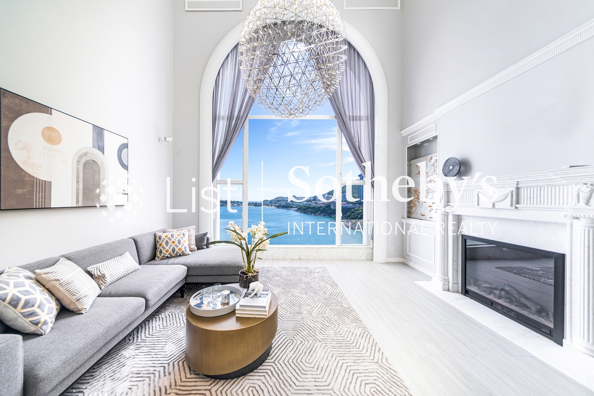 Redhill Peninsula 紅山半島 | Living and Dining Room