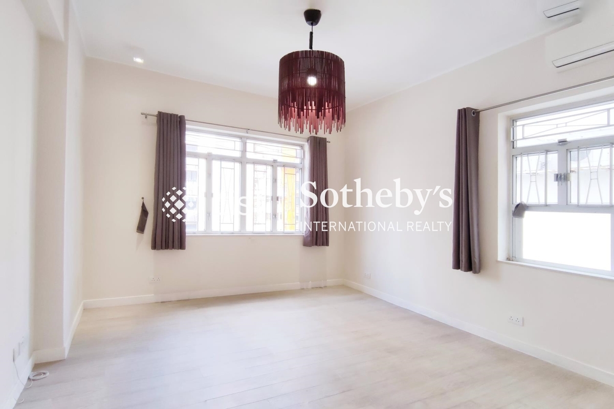 Donnell Court 端纳大厦 | Master Bedroom