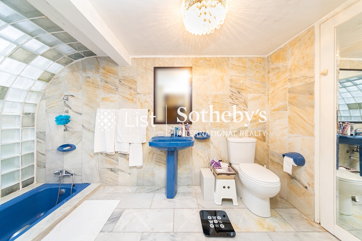 Bayview Mansion 樂觀大廈 | Master Bathroom