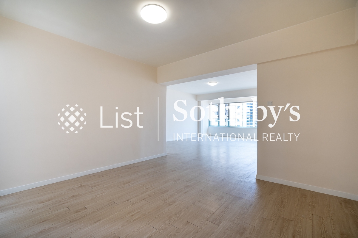 Wing Hong Mansion 永康大廈 | Living and Dining Room