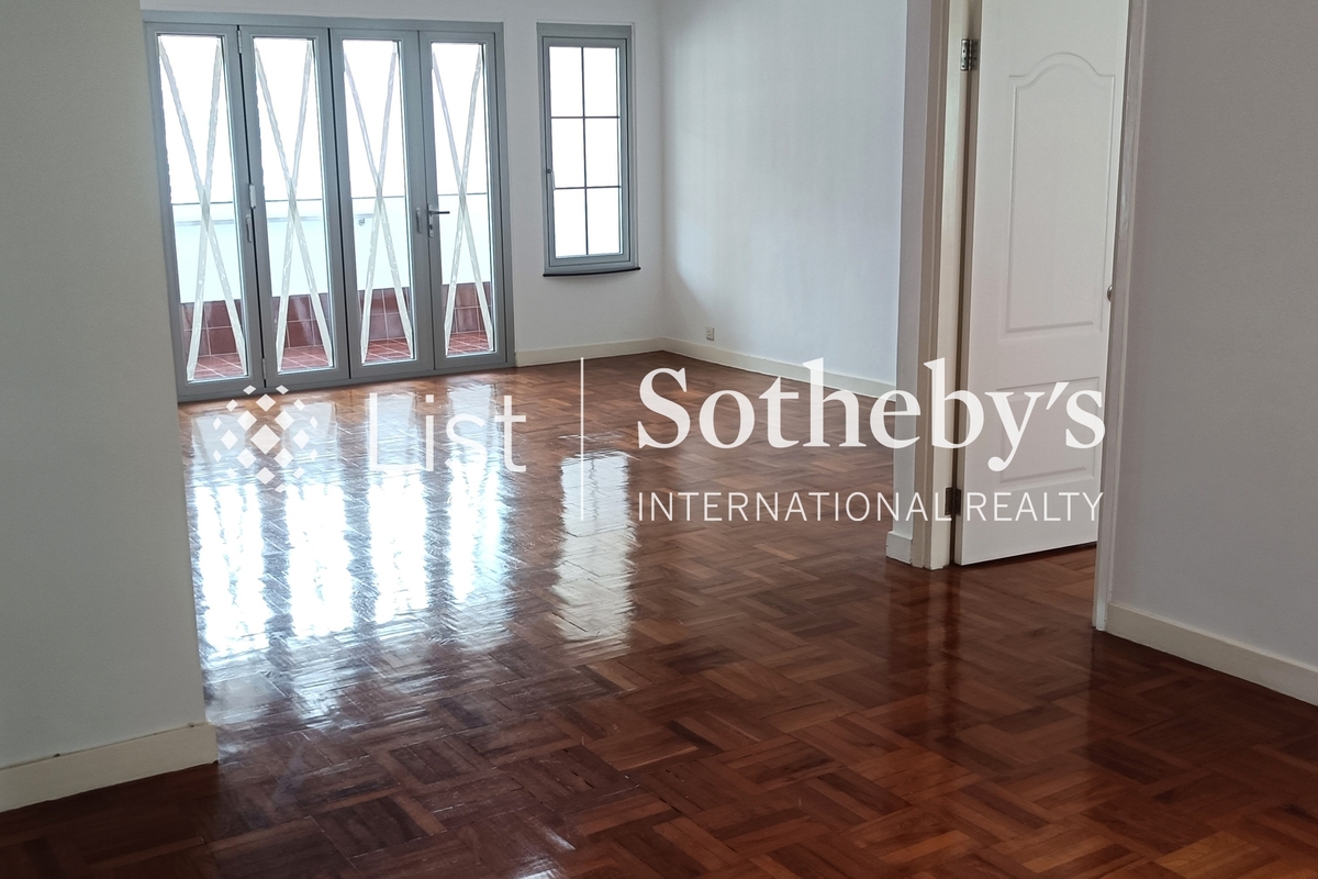 Wing Hong Mansion 永康大廈 | Living and Dining Room