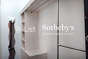 Estella Court 香海大廈 | Walk-in Closet in Master Bedroom 