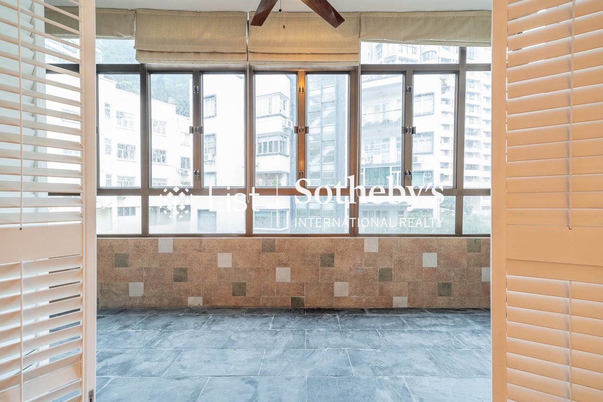 Estella Court 香海大廈 | Enclosed Balcony off Living and Dining Room