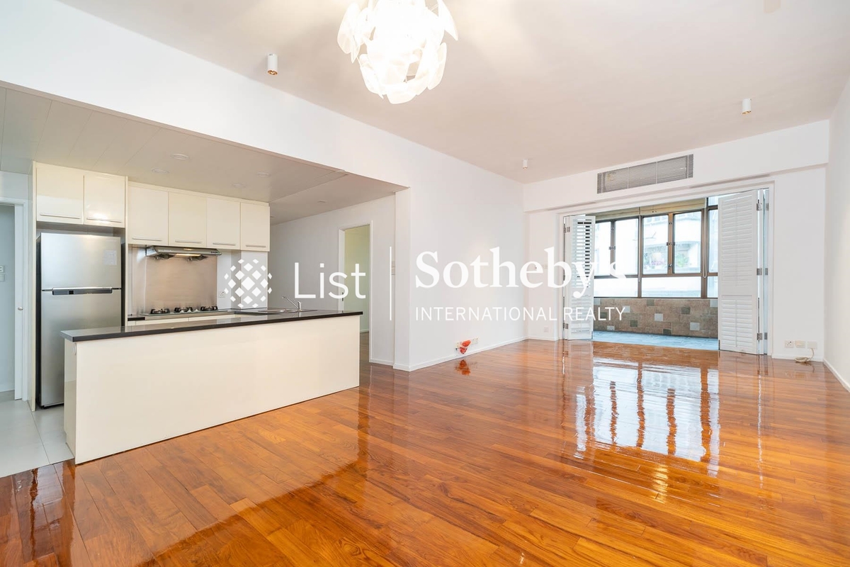 Estella Court 香海大廈 | Living and Dining Room