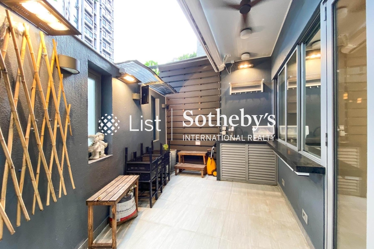 Pak Fai Mansion 百輝大廈 | Private Garden off Dining Room