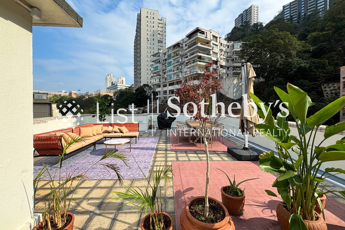 Pak Fai Mansion 百輝大廈 | Communal Roof