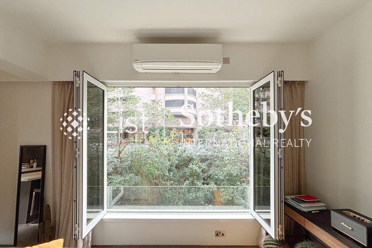 Pak Fai Mansion 百輝大廈 | View from Living Room