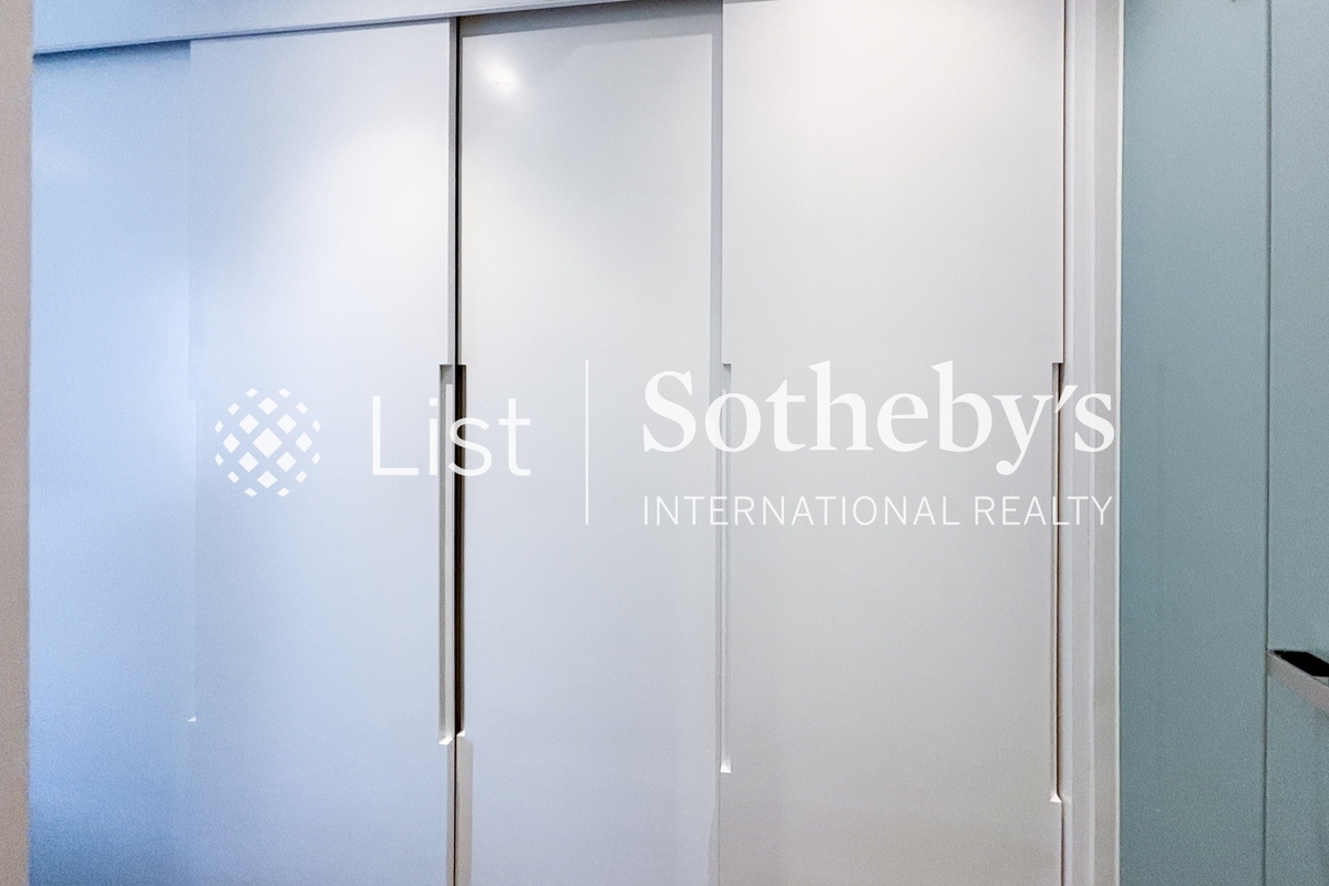 Pak Fai Mansion 百輝大廈 | Built-in Wardrobe in Master Bedroom 