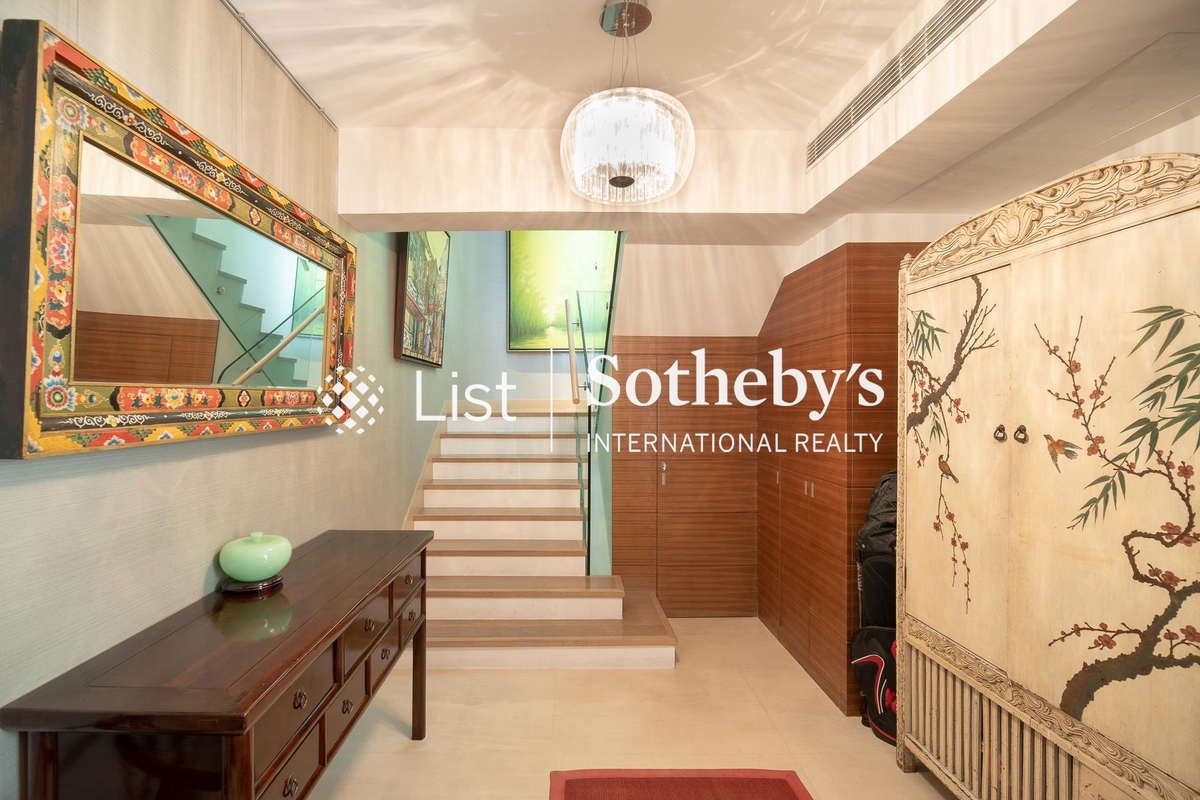 Redhill Peninsula 紅山半島 | Foyer