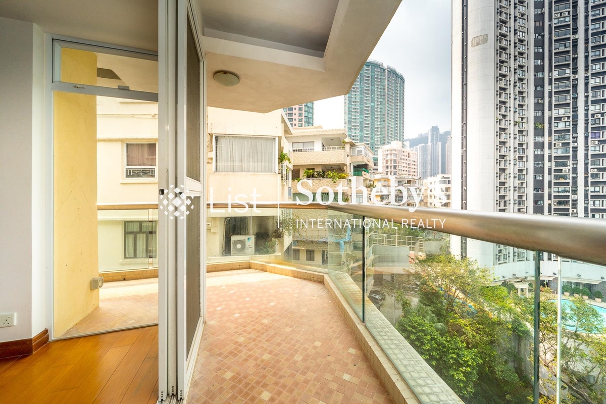 Grand House 柏齡大廈 | Balcony off Living Room
