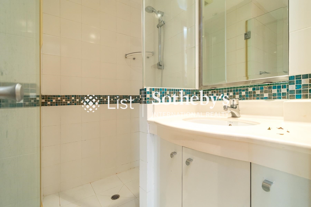 Grand House 柏齡大廈 | Third En-suite Bathroom
