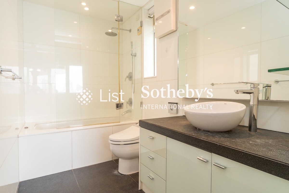 Grand House 柏齡大廈 | Master Bathroom