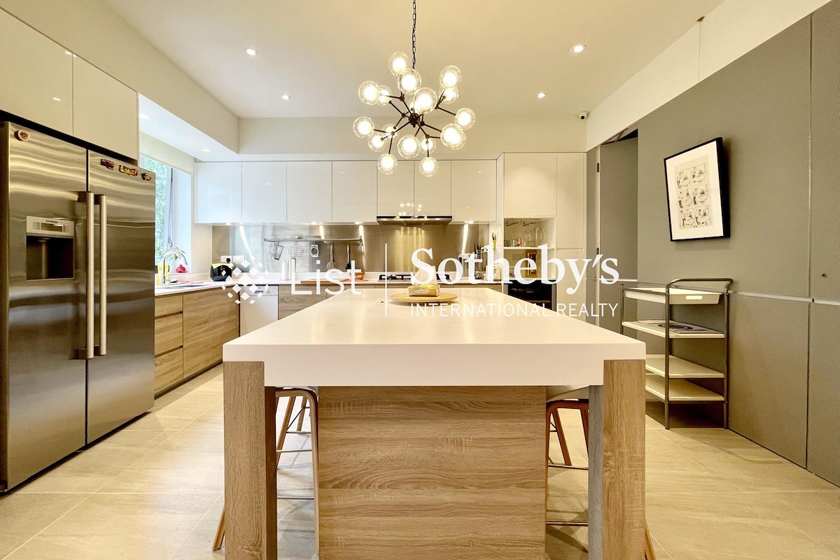 Catalina Mansions 嘉年大廈 | Open Kitchen with Dining Area