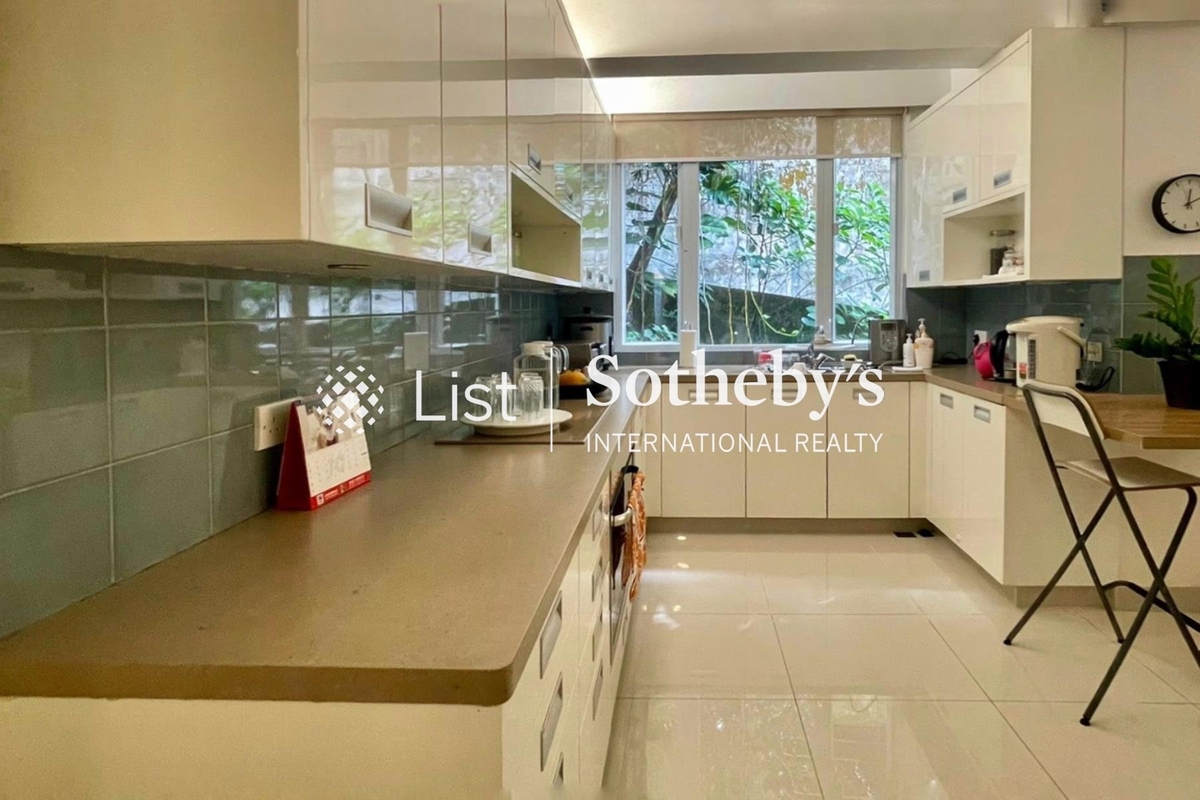 Catalina Mansions 嘉年大廈 | Kitchen