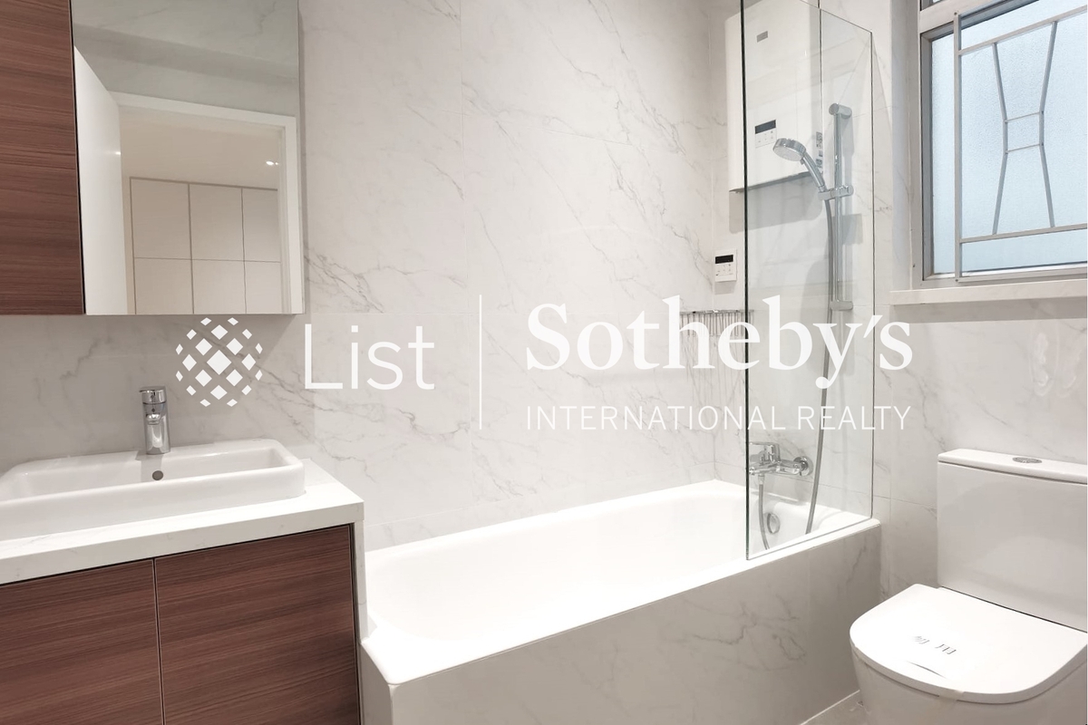 Glory Mansion 輝煌大廈 | Master Bathroom