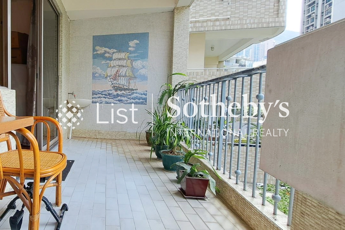 Glory Mansion 輝煌大廈 | Balcony off Living Room