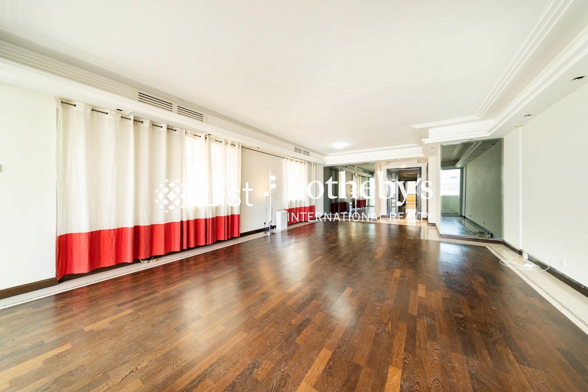 Glory Mansion 輝煌大廈 | Living and Dining Room