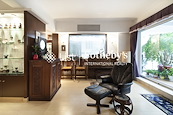 Grand House 柏齡大廈 | Living and Dining Room