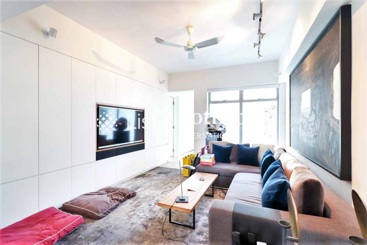 Grand House 柏齡大廈 | Family Room