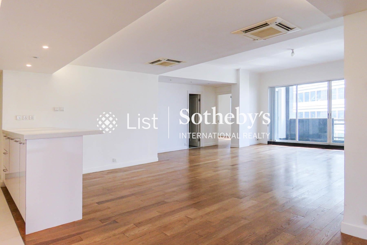 Grosvenor House 高雲大廈 | Living and Dining Room