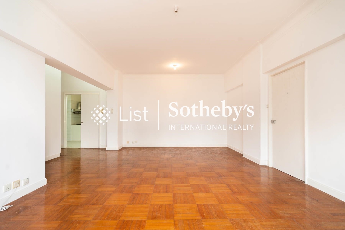 Grosvenor House 高雲大廈 | Living and Dining Room