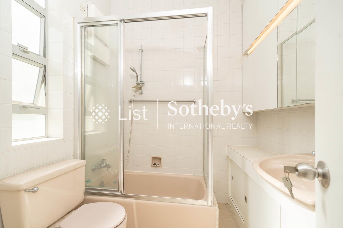 Grosvenor House 高雲大廈 | Master Bathroom