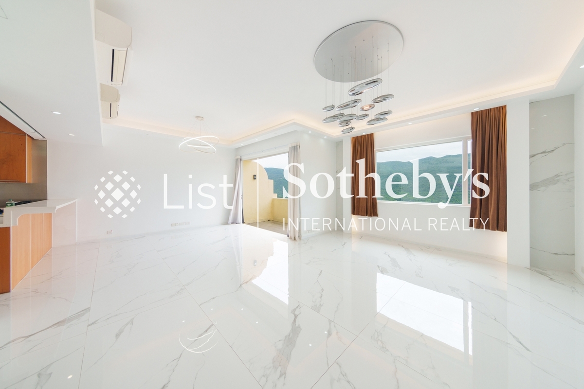 Redhill Peninsula 紅山半島 | Living and Dining Room