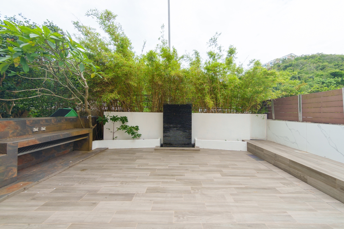 Redhill Peninsula 紅山半島 | Private Terrace off Dining Room
