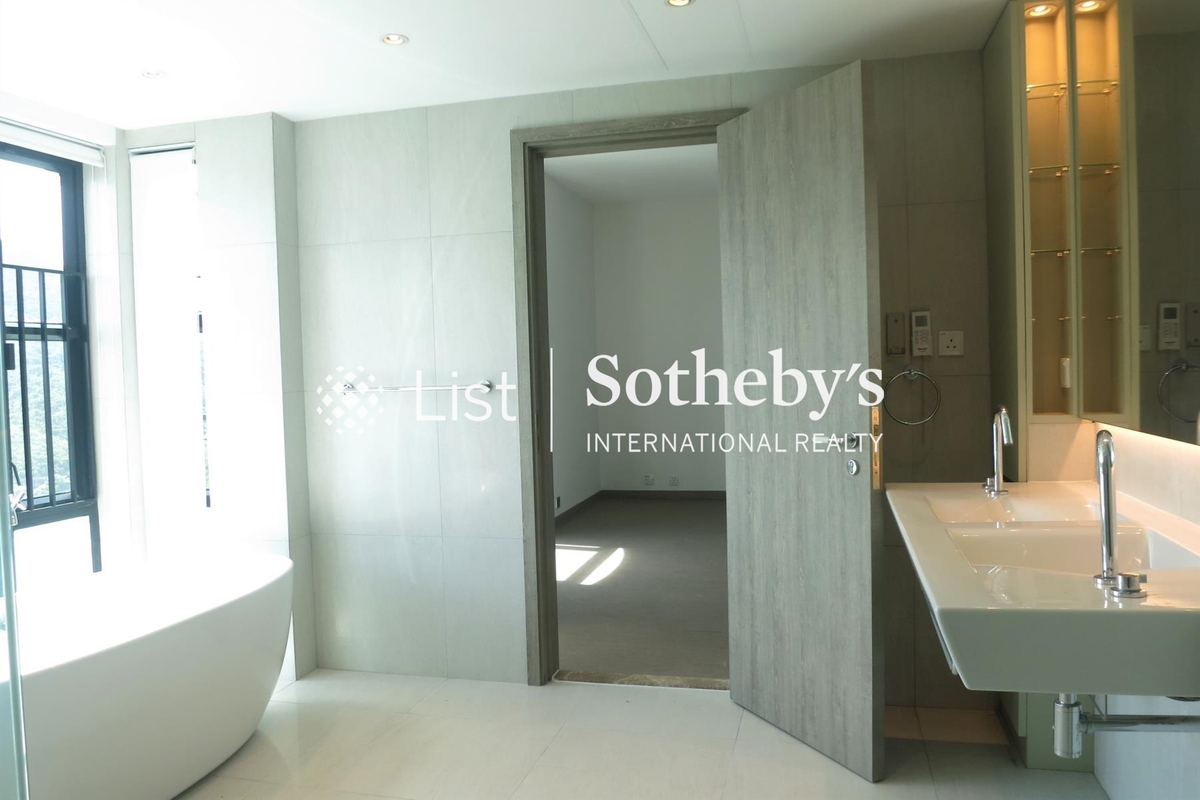 Villa Rosa 玫瑰園 | Master Bathroom