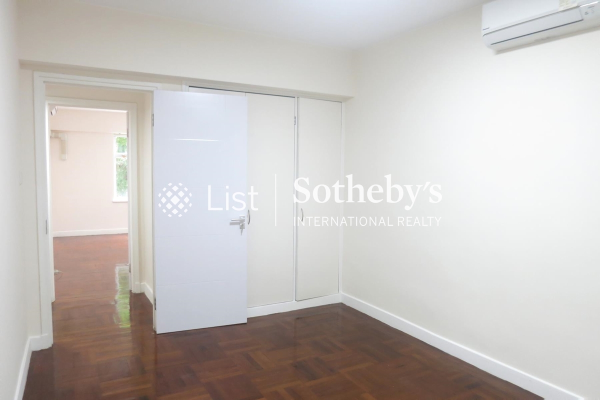 Dragon View 龍景樓 | Third Bedroom