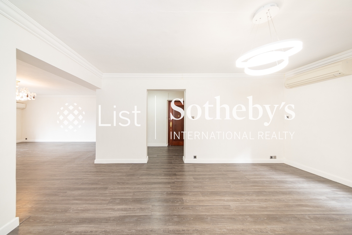 Dragon View 龍景樓 | Living and Dining Room