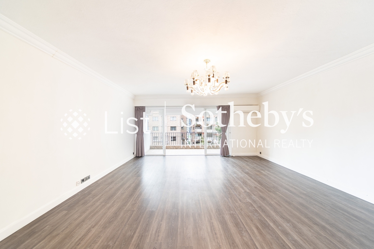 Dragon View 龍景樓 | Living and Dining Room