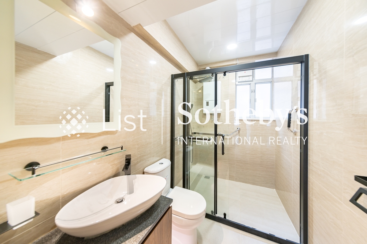 Dragon View 龍景樓 | Master Bathroom