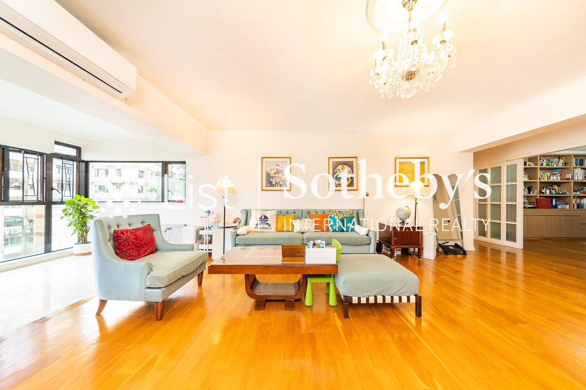 Dragon View 龍景樓 | Living Room