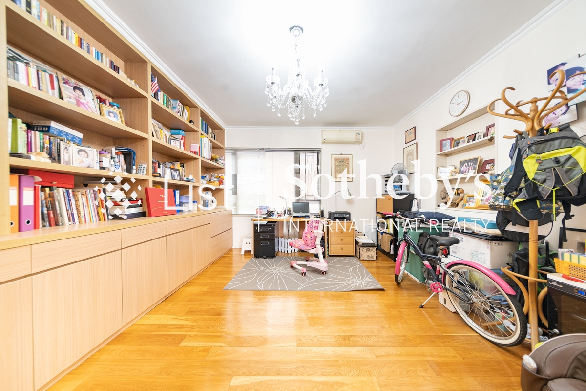 Dragon View 龍景樓 | Family Room