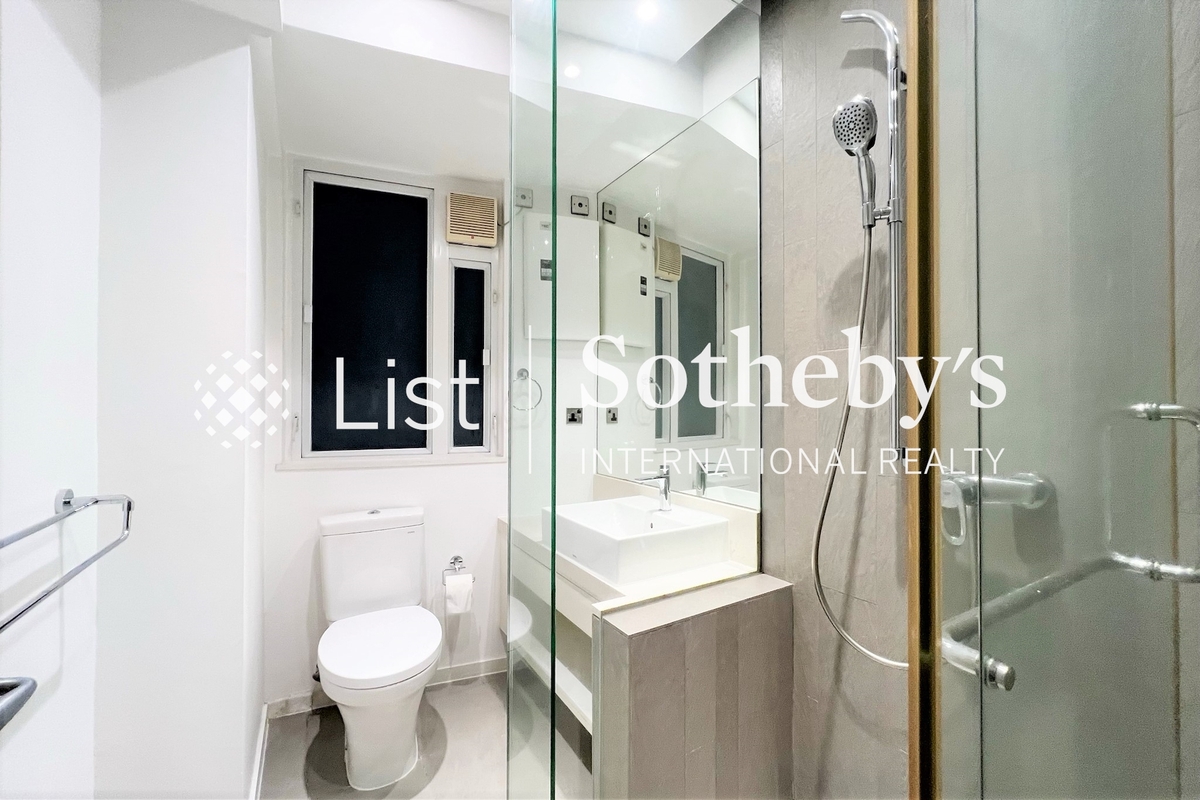 Kenne Mansion Kenne Mansion | Guest Bathroom