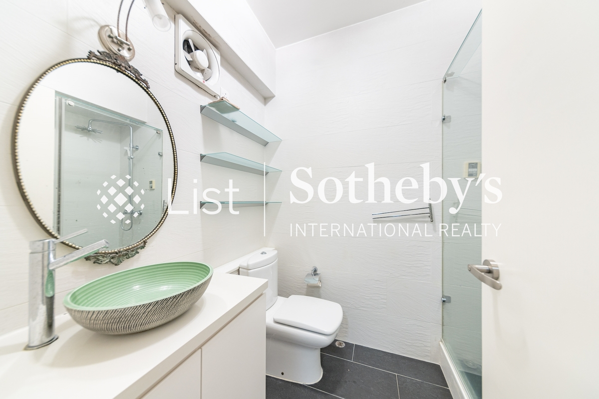 Kenne Mansion Kenne Mansion | Guest Bathroom