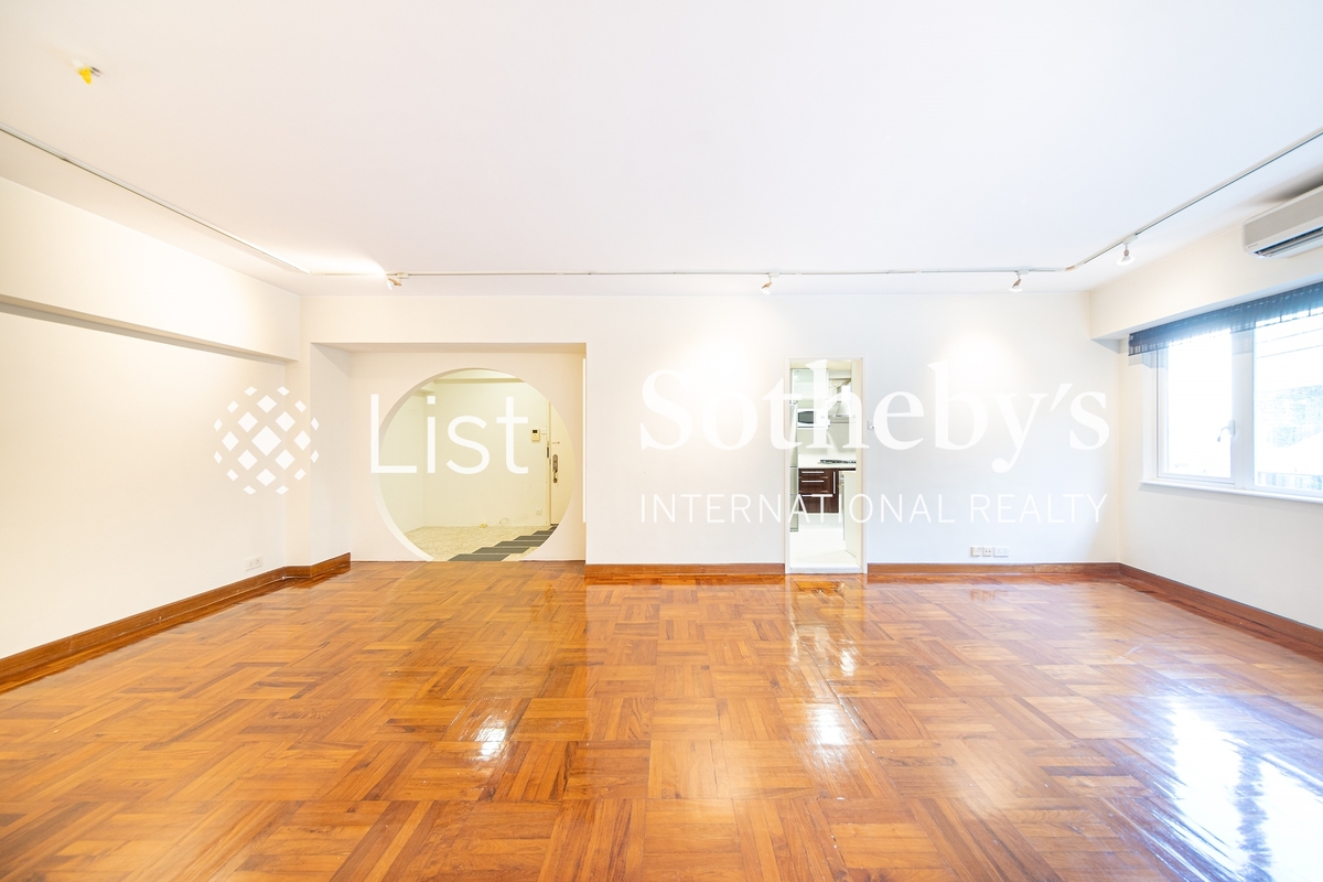 Kenne Mansion Kenne Mansion | Living and Dining Room