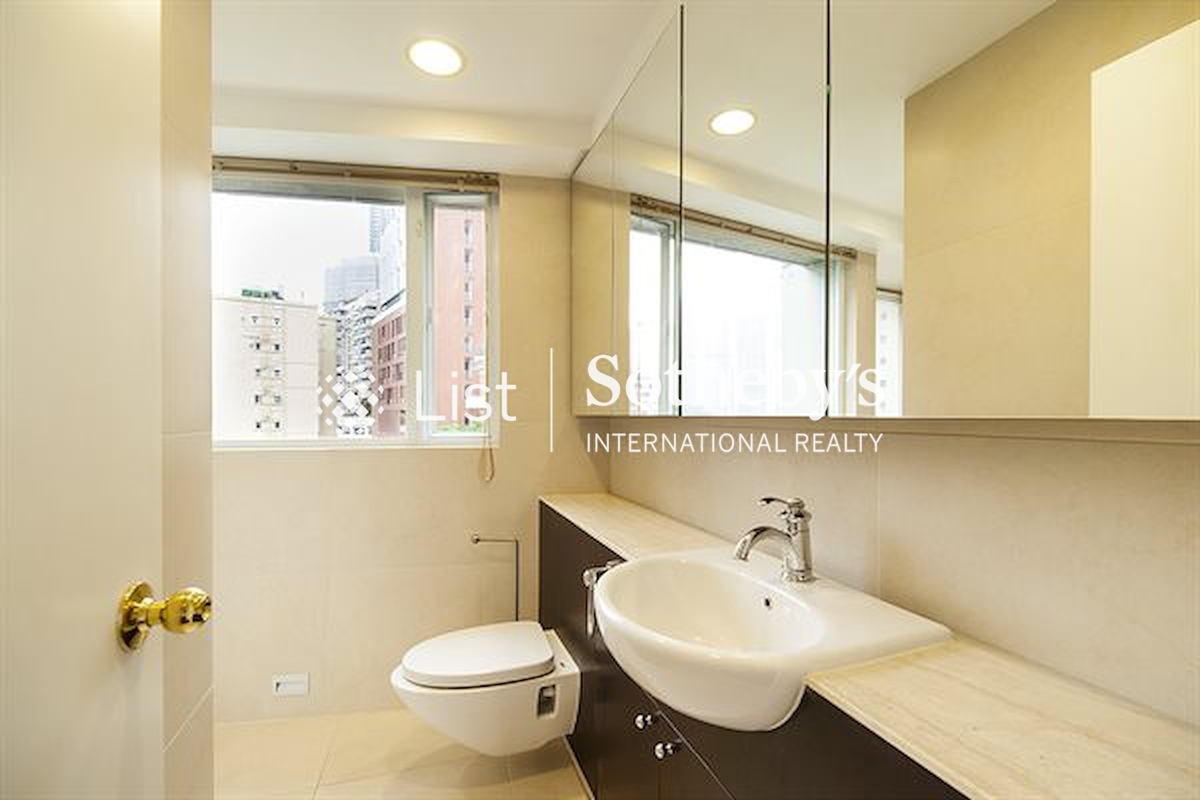 Kenne Mansion Kenne Mansion | Guest Bathroom