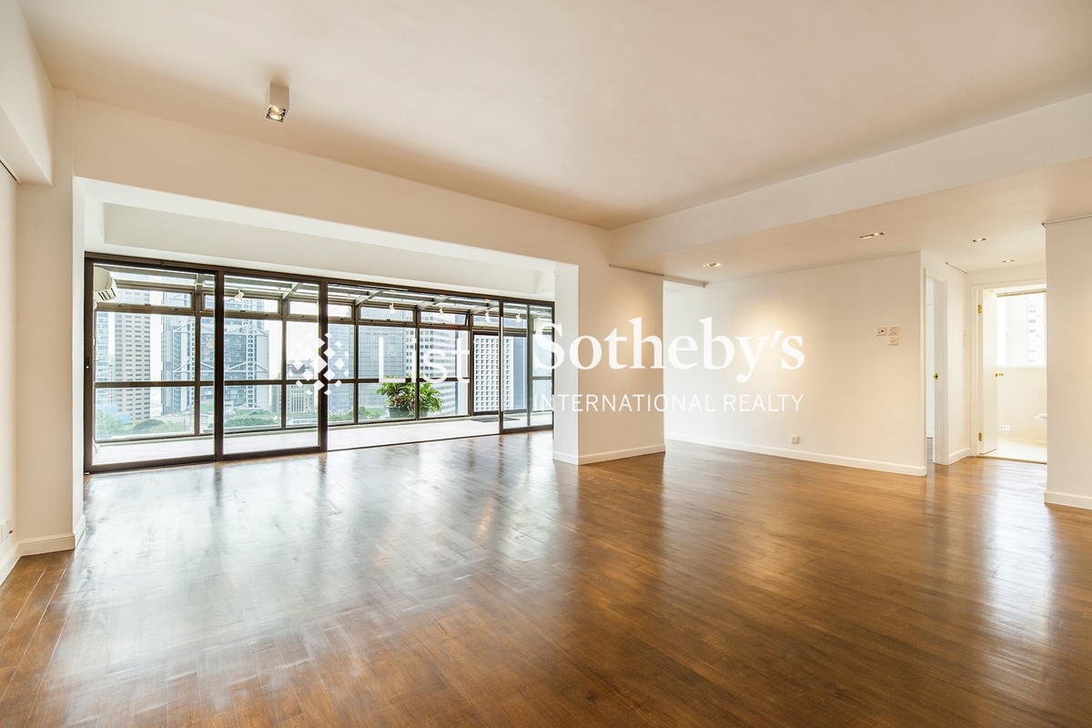 Kenne Mansion Kenne Mansion | Living and Dining Room