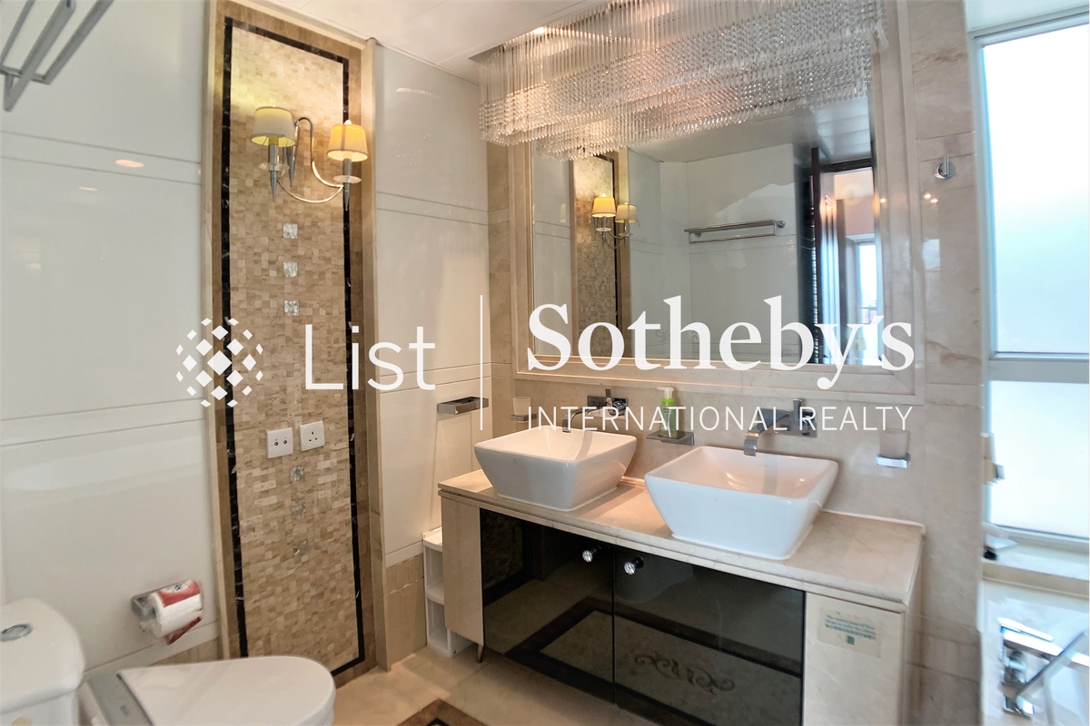 The Legend 名門 | Master Bathroom