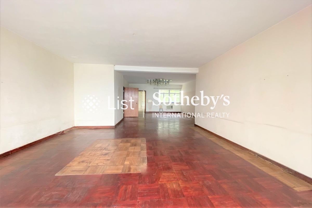 Repulse Bay Garden 麗景園 | Living and Dining Room